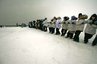 Hauling up a 36 foot Bowhead